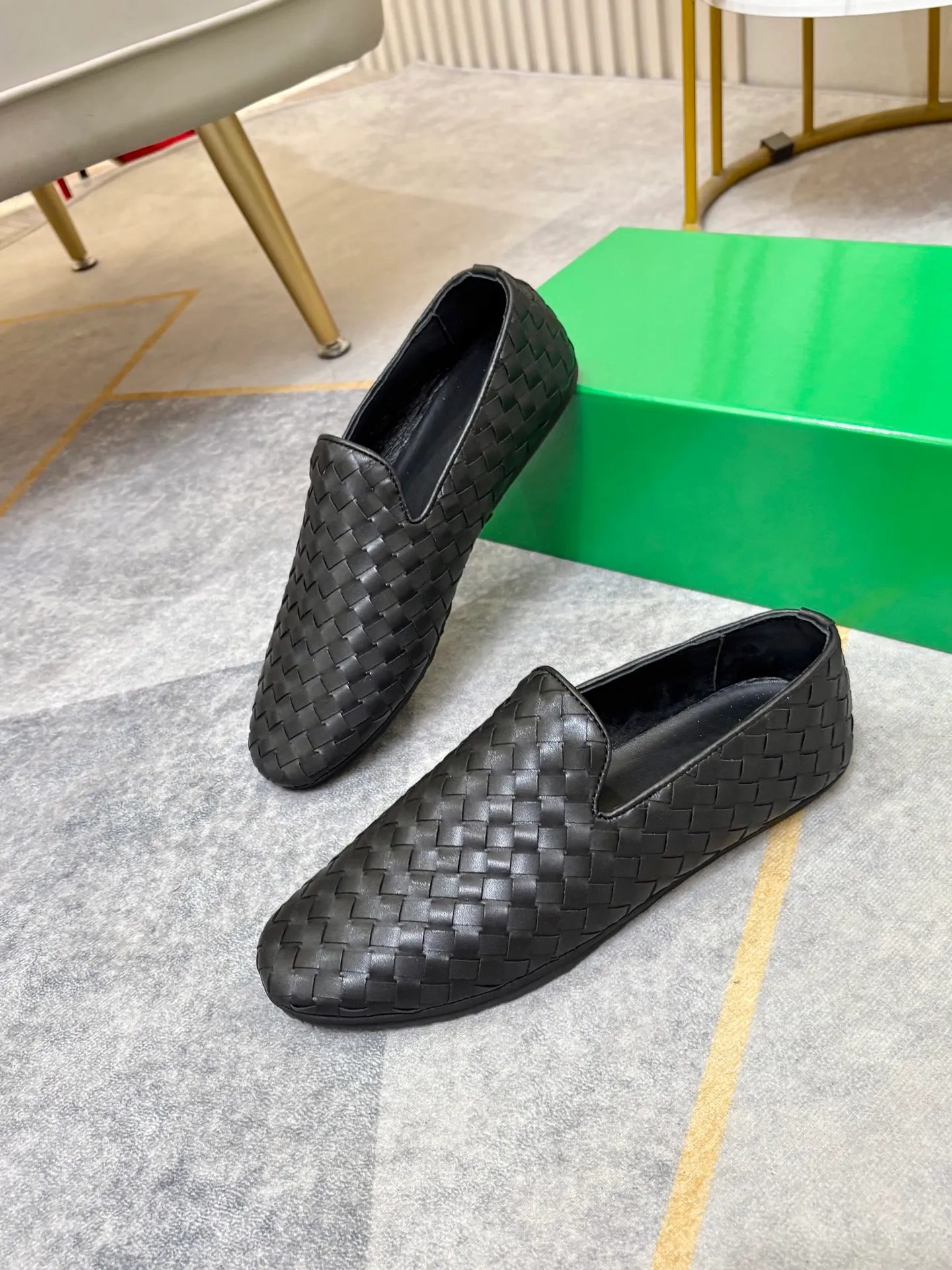 P420. BV men's casual shoes, handsome and versatile low-top shoes, woven cowhide upper, pigskin lining for the feet, 🌺🌺perfect shoe last, 🌲🌲 fashionable and handsome, comfortable on the feet, 🚗🚗wear-resistant and non-slip rubber outsole. Code number: 38-44. 45 is custom-made and cannot be returned or exchanged